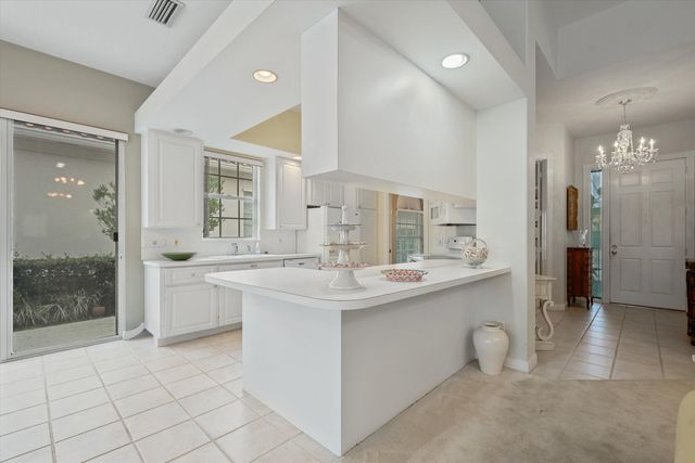 2570 Kittbuck Way, West Palm Beach, FL 33411