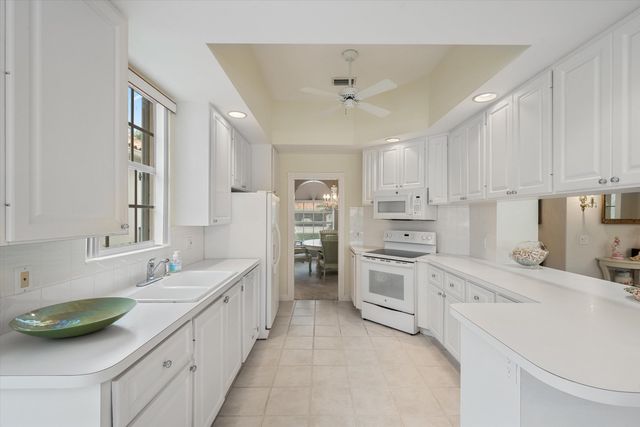 2570 Kittbuck Way, West Palm Beach, FL 33411