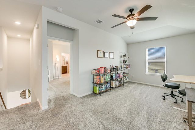 510 Mossy Rock DR, Hutto, TX 78634