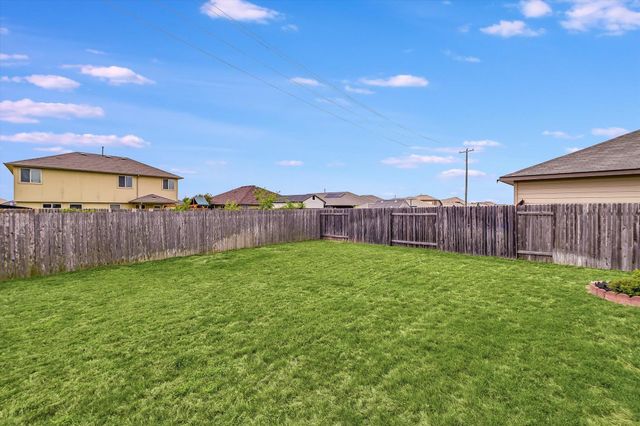 510 Mossy Rock DR, Hutto, TX 78634