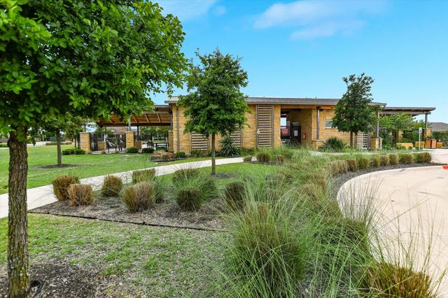 510 Mossy Rock DR, Hutto, TX 78634