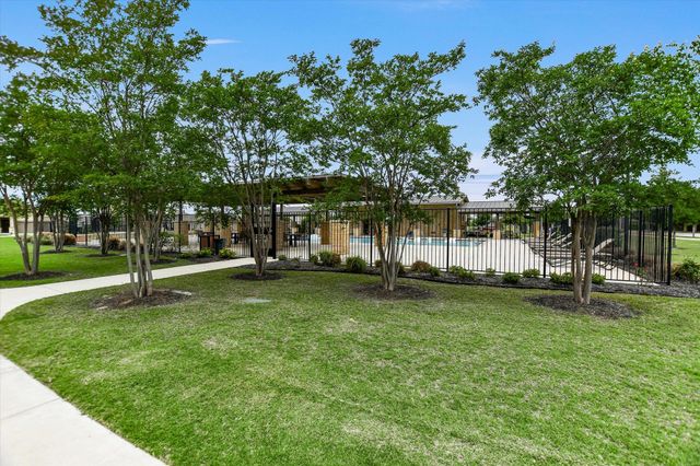 510 Mossy Rock DR, Hutto, TX 78634