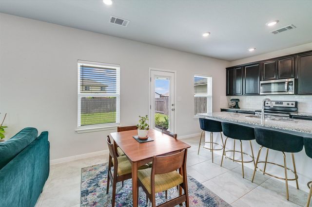 510 Mossy Rock DR, Hutto, TX 78634