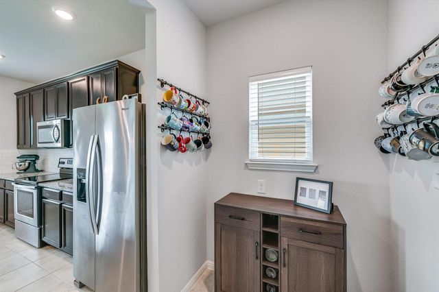 510 Mossy Rock DR, Hutto, TX 78634