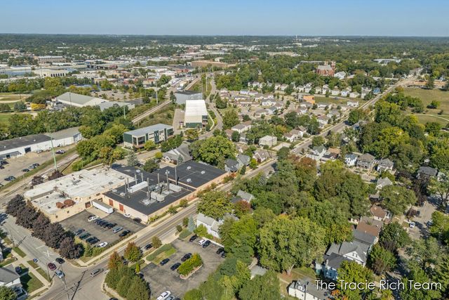 918 Lafayette Avenue, Grand Rapids, MI 49503