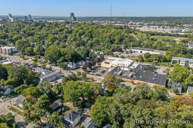 918 Lafayette Avenue, Grand Rapids, MI 49503