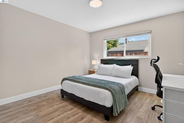 956 W Hacienda, Campbell, CA 95008
