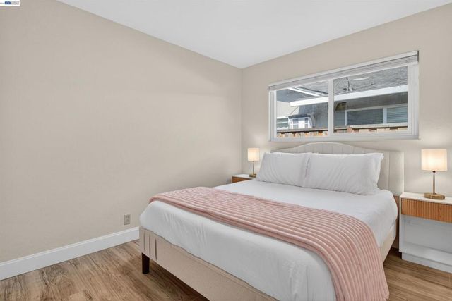 956 W Hacienda, Campbell, CA 95008