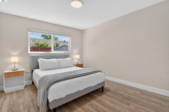 956 W Hacienda, Campbell, CA 95008