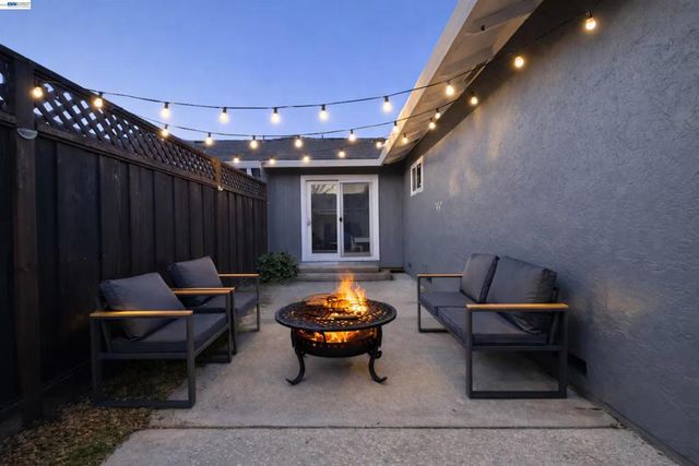 956 W Hacienda, Campbell, CA 95008