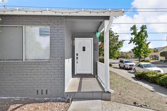 956 W Hacienda, Campbell, CA 95008