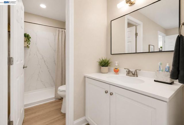 956 W Hacienda, Campbell, CA 95008