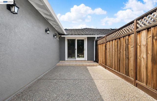 956 W Hacienda, Campbell, CA 95008