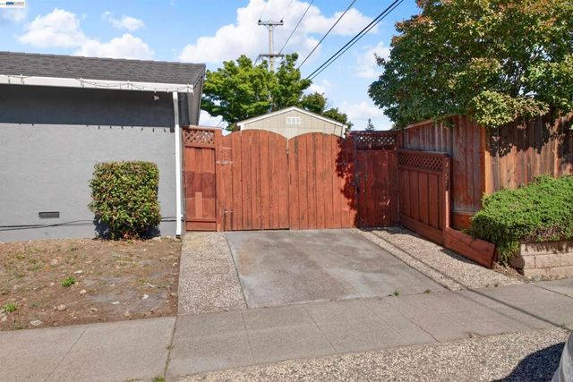 956 W Hacienda, Campbell, CA 95008