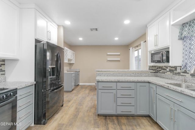 3313 Crown Hill Place, El Paso, TX 79936