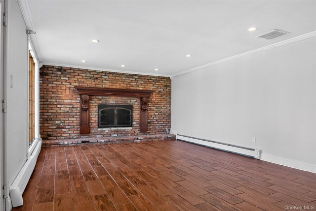 101 Jetmore Place, Massapequa, NY 11758