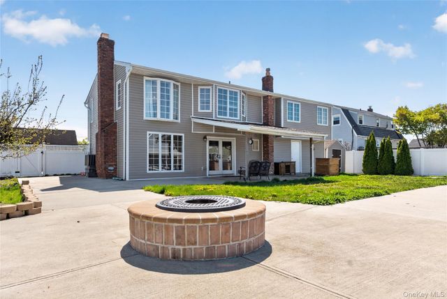 101 Jetmore Place, Massapequa, NY 11758