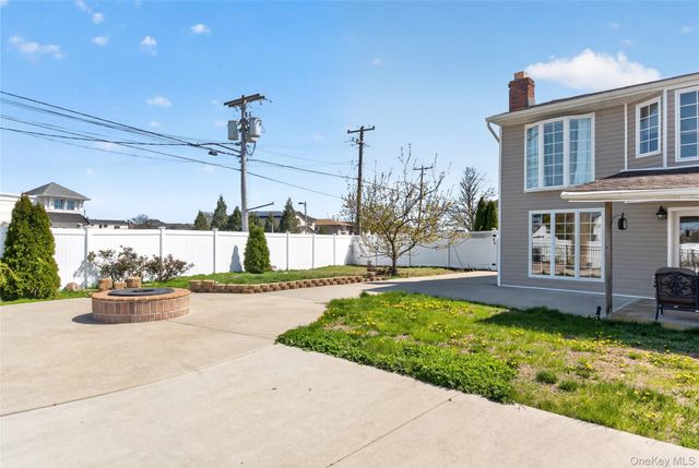 101 Jetmore Place, Massapequa, NY 11758