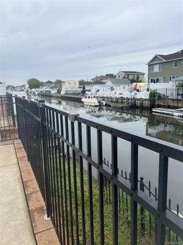 101 Jetmore Place, Massapequa, NY 11758