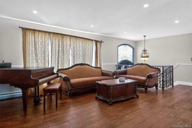 101 Jetmore Place, Massapequa, NY 11758