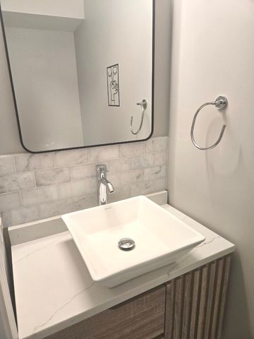 360 Inverrary Lane, Deerfield, IL 60015