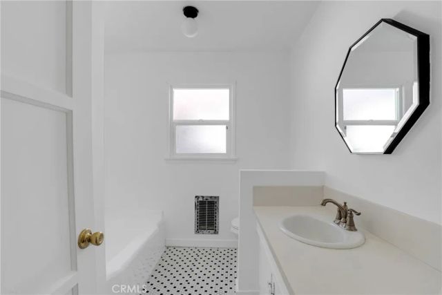 5424 Kester Avenue, Van Nuys, CA 91411