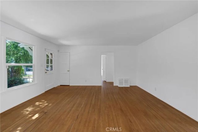 5424 Kester Avenue, Van Nuys, CA 91411