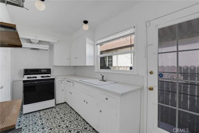 5424 Kester Avenue, Van Nuys, CA 91411