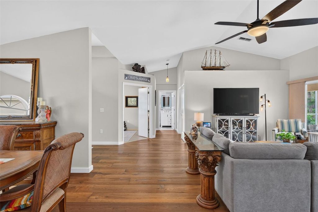 Image 11 of property listing at 5924 JAVA PLUM LANE, Bradenton, FL 34203