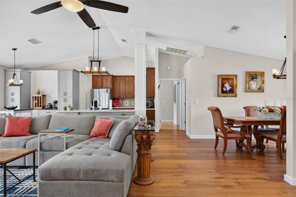Image 12 of property listing at 5924 JAVA PLUM LANE, Bradenton, FL 34203