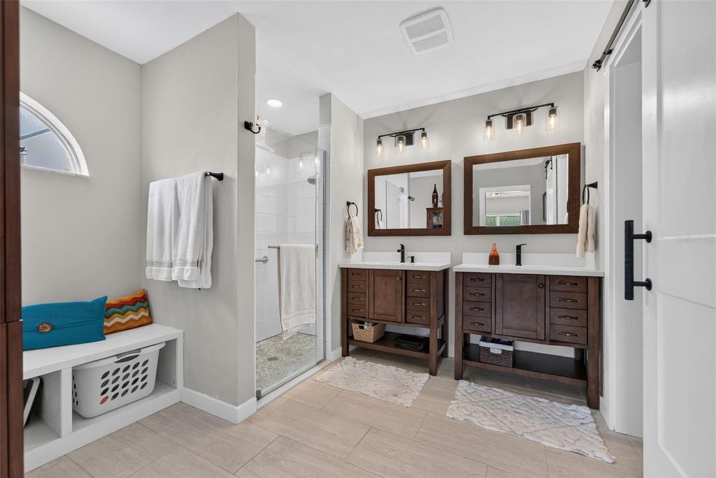 Image 31 of property listing at 5924 JAVA PLUM LANE, Bradenton, FL 34203