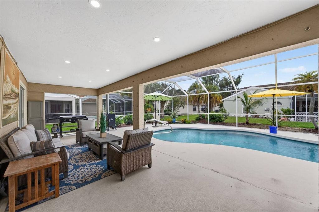 Image 42 of property listing at 5924 JAVA PLUM LANE, Bradenton, FL 34203