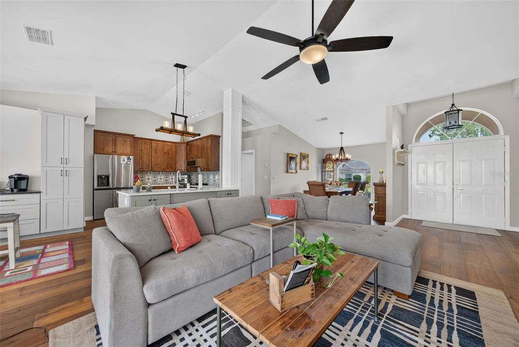 Image 8 of property listing at 5924 JAVA PLUM LANE, Bradenton, FL 34203