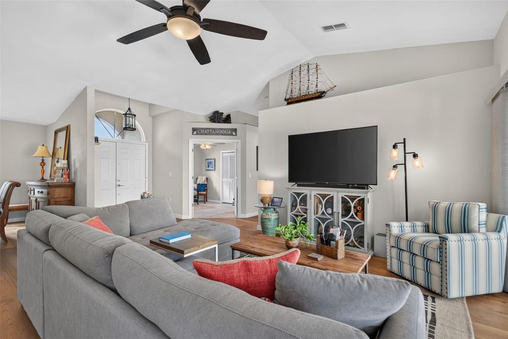 Image 9 of property listing at 5924 JAVA PLUM LANE, Bradenton, FL 34203