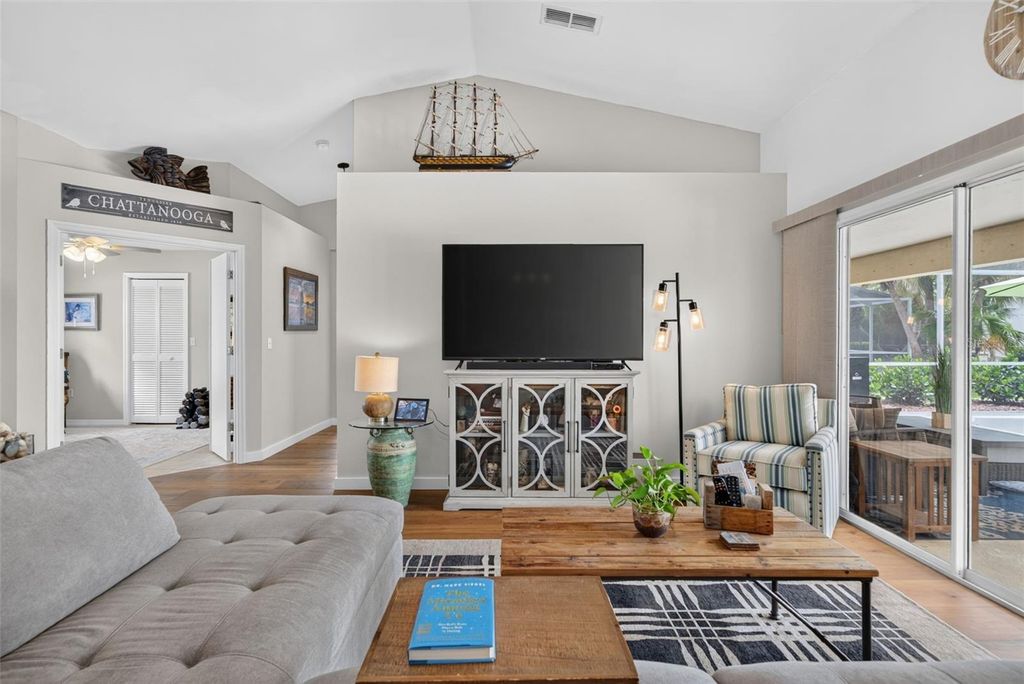 Image 10 of property listing at 5924 JAVA PLUM LANE, Bradenton, FL 34203