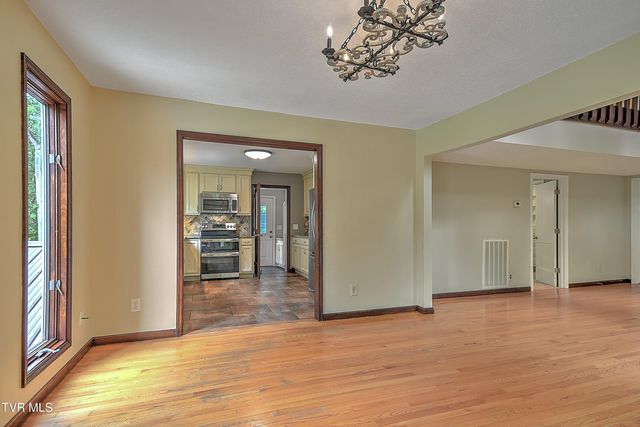 118 Melinda Lane, Johnson City, TN 37604