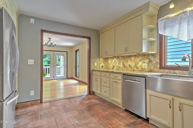 118 Melinda Lane, Johnson City, TN 37604
