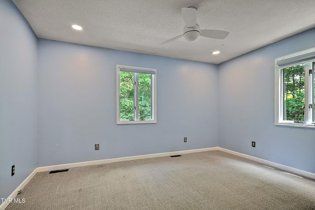 118 Melinda Lane, Johnson City, TN 37604