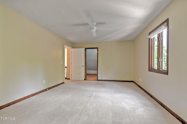 118 Melinda Lane, Johnson City, TN 37604