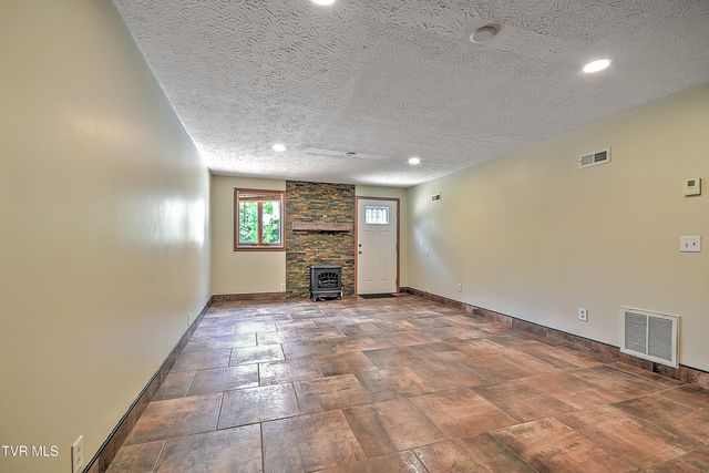 118 Melinda Lane, Johnson City, TN 37604