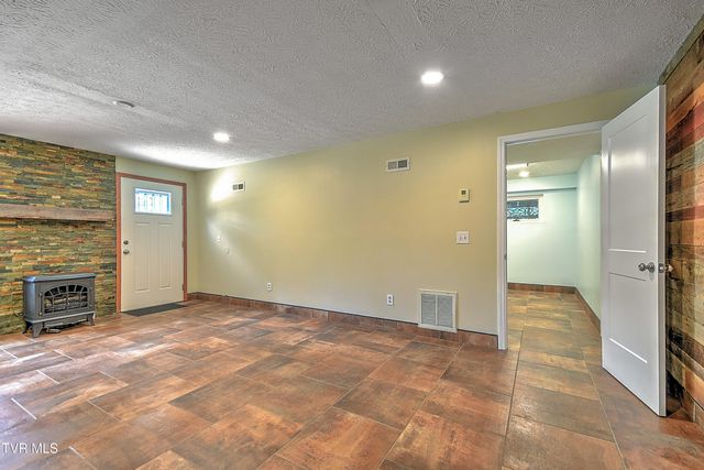 118 Melinda Lane, Johnson City, TN 37604