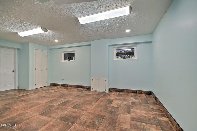 118 Melinda Lane, Johnson City, TN 37604