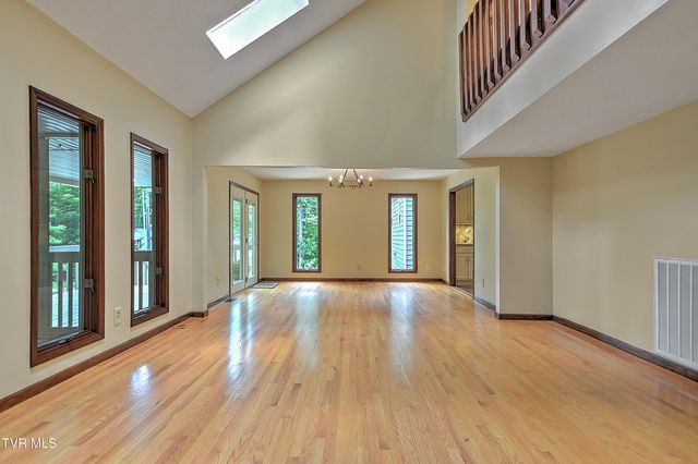 118 Melinda Lane, Johnson City, TN 37604