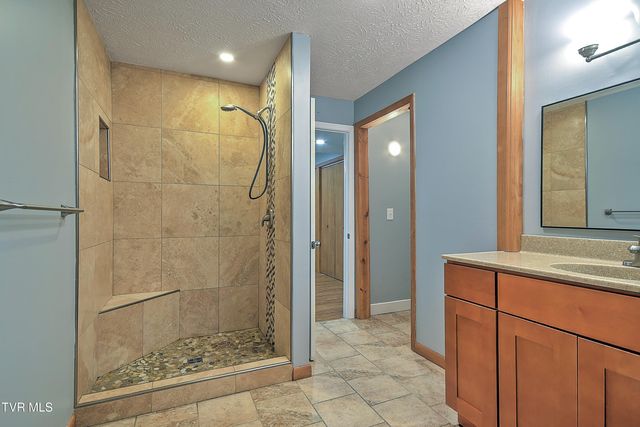 118 Melinda Lane, Johnson City, TN 37604