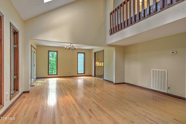 118 Melinda Lane, Johnson City, TN 37604