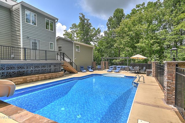 118 Melinda Lane, Johnson City, TN 37604