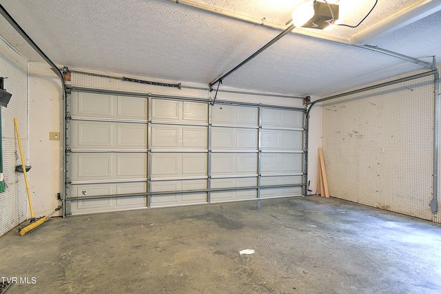 118 Melinda Lane, Johnson City, TN 37604