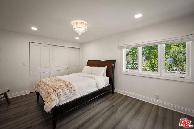 2529 Pesquera Drive, Los Angeles, CA 90049