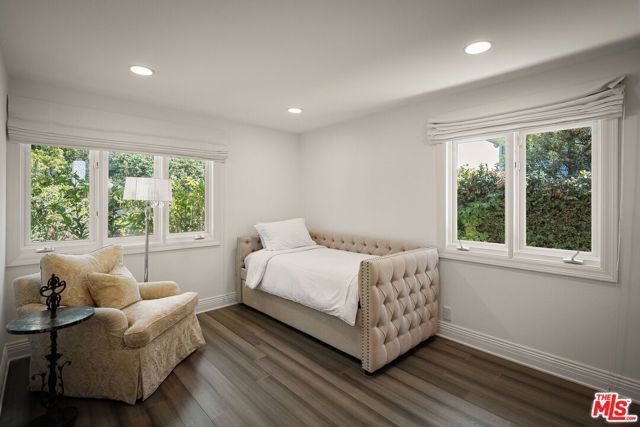 2529 Pesquera Drive, Los Angeles, CA 90049