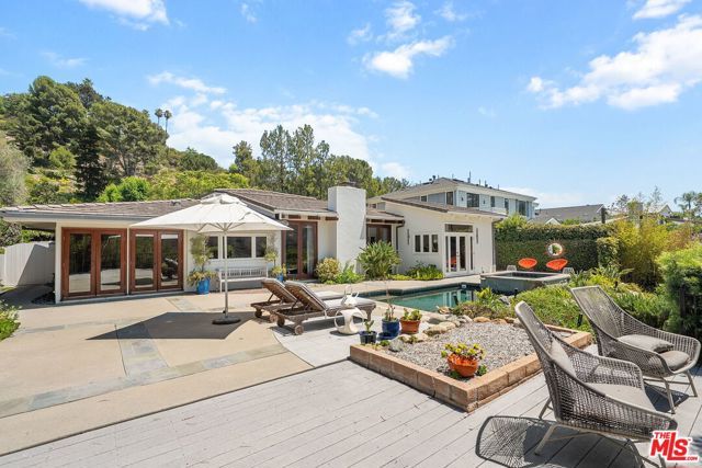 2529 Pesquera Drive, Los Angeles, CA 90049